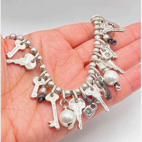 NWT Uno De 50 Statement Multi Charms Beaded Dangle Keys Pearl Silver Charm Chain - Picture 15 of 16
